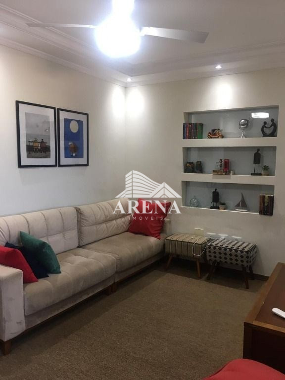 Apartamento sem condomínio de 76m² na Vila Metalúrgica!São 03 dormitórios (sendo 01 suíte) com sacad