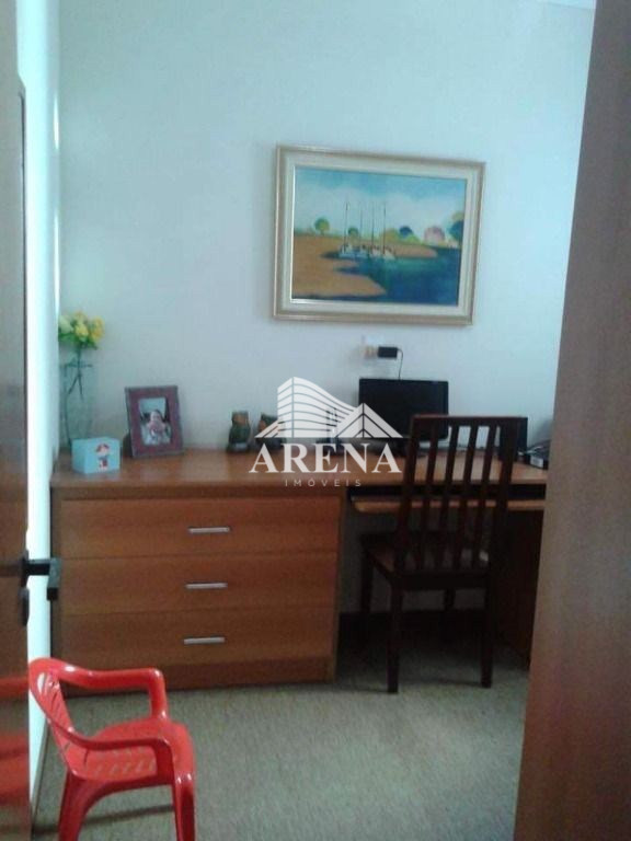 Apartamento sem condomínio de 76m² na Vila Metalúrgica!São 03 dormitórios (sendo 01 suíte) com sacad