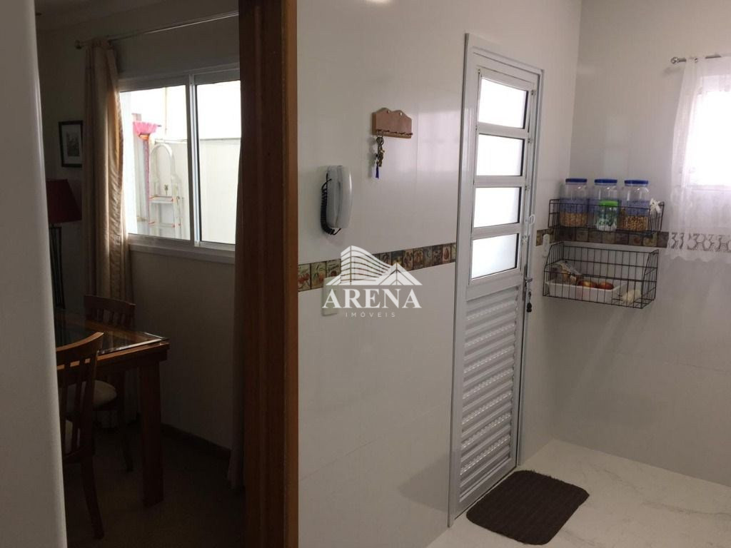 Apartamento sem condomínio de 76m² na Vila Metalúrgica!São 03 dormitórios (sendo 01 suíte) com sacad