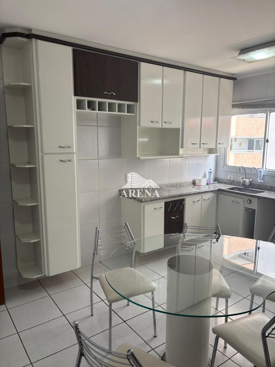 Valparaiso - Espaçoso Apto com 98m² e 3 vagas.