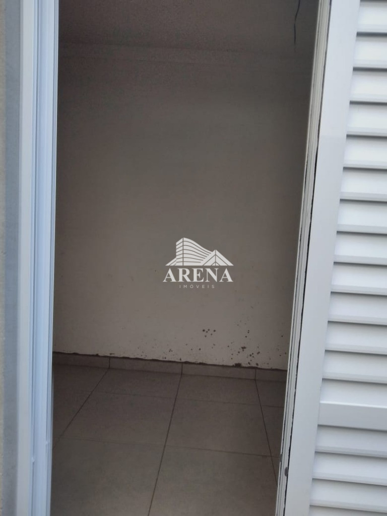 Apto com 2 dormitórios, sendo 1 suíte, com terraço .Gás encanado. Elevador.  Área de serviço 6m². 2 