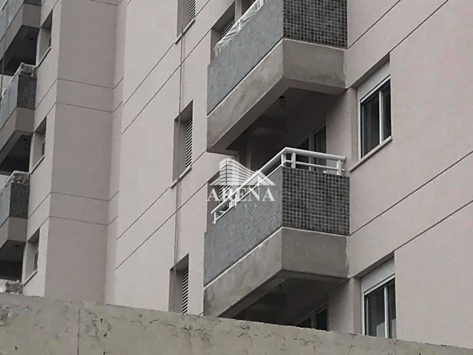 Apto  Vila Palmares com 2 dormitórios por  R$260.000