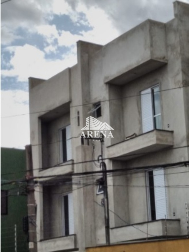 Cobertura ( sem cond.)  com 2 dormitórios, sendo 1 suíte, com terraço/ Elevador/Gás encanado/ Área d