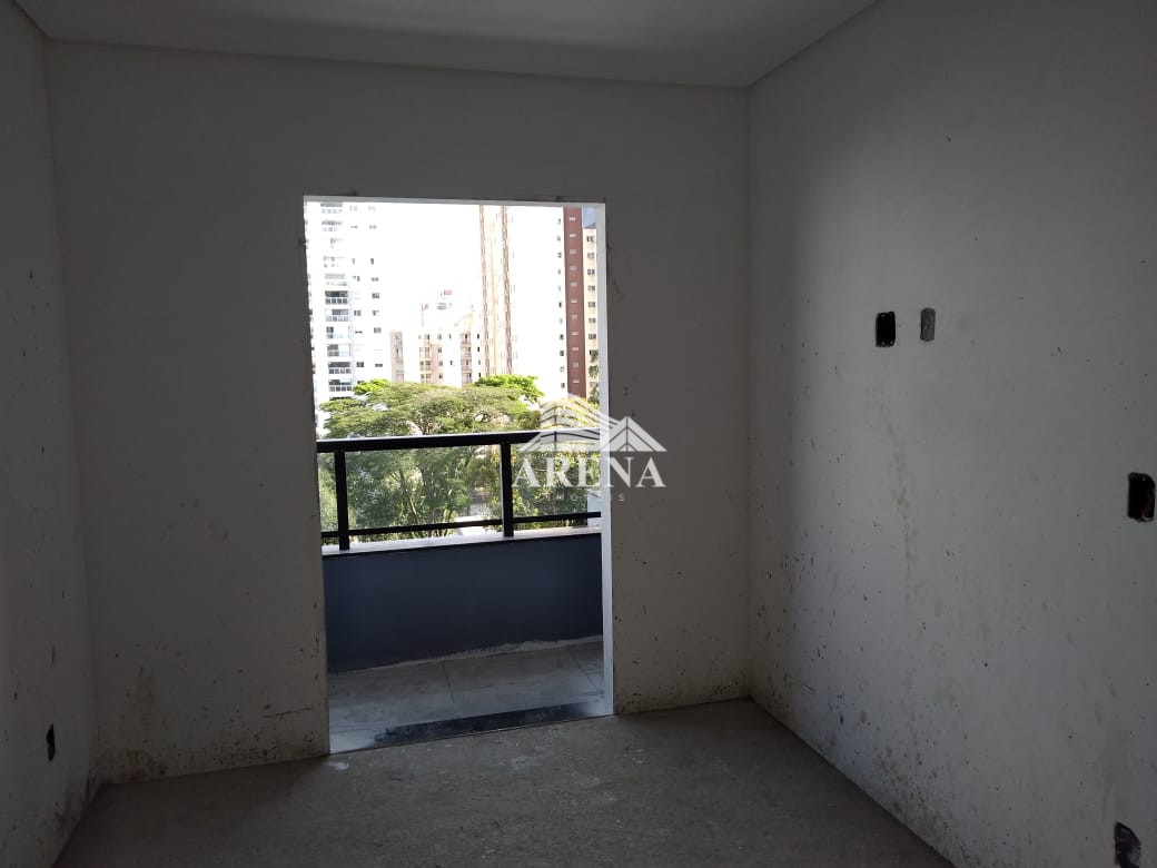 Cobertura com 2 dormitórios sendo 1 suíte, 2 vagas de garagem. COM ELEVADOR.  112,90 m² (56,45+ 56,4