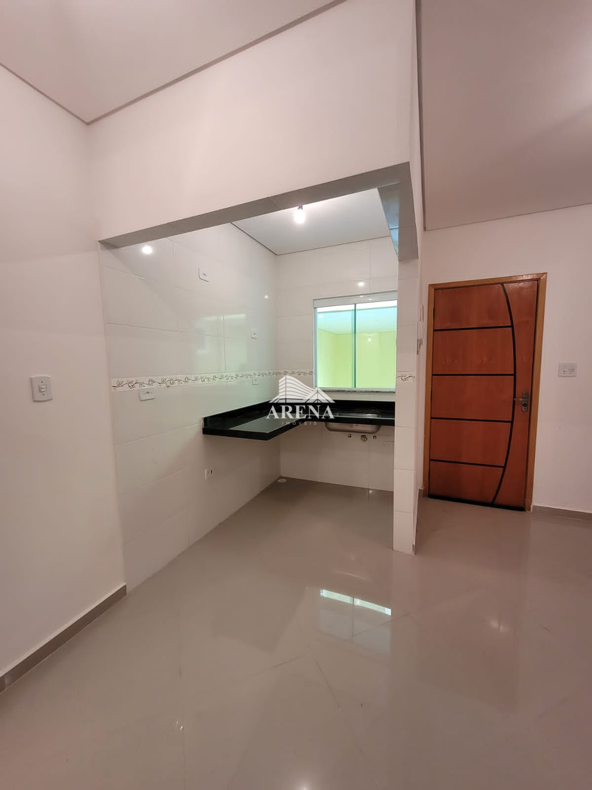 Sobrado em condomínio, com cobertura,  mobiliado.  Com 2 suítes. Vila Principe de Gales