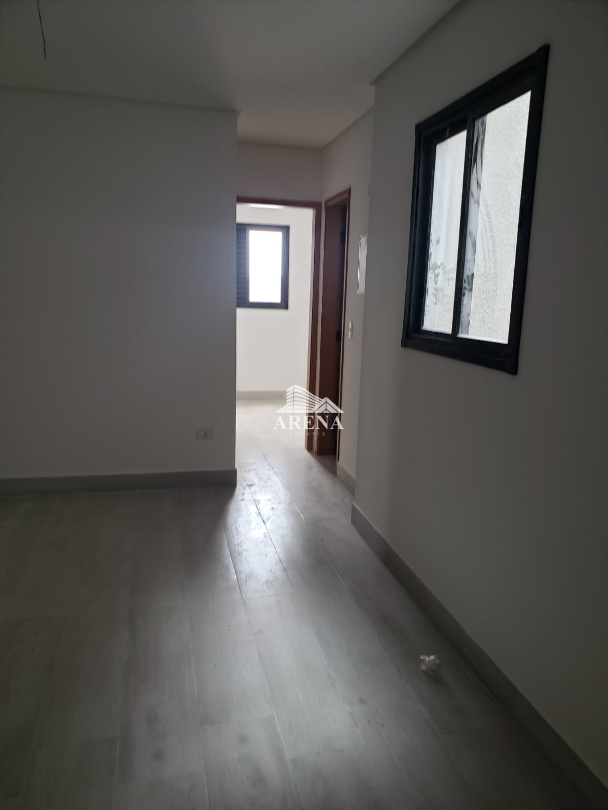 COBERTURA  SEM CONDOMINIO com 2 dormitórios ( 1 suíte)