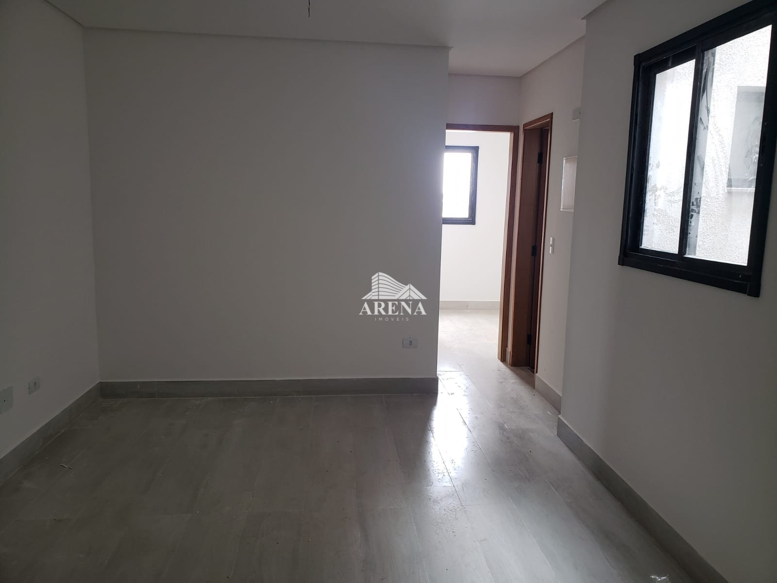 COBERTURA  SEM CONDOMINIO com 2 dormitórios ( 1 suíte)