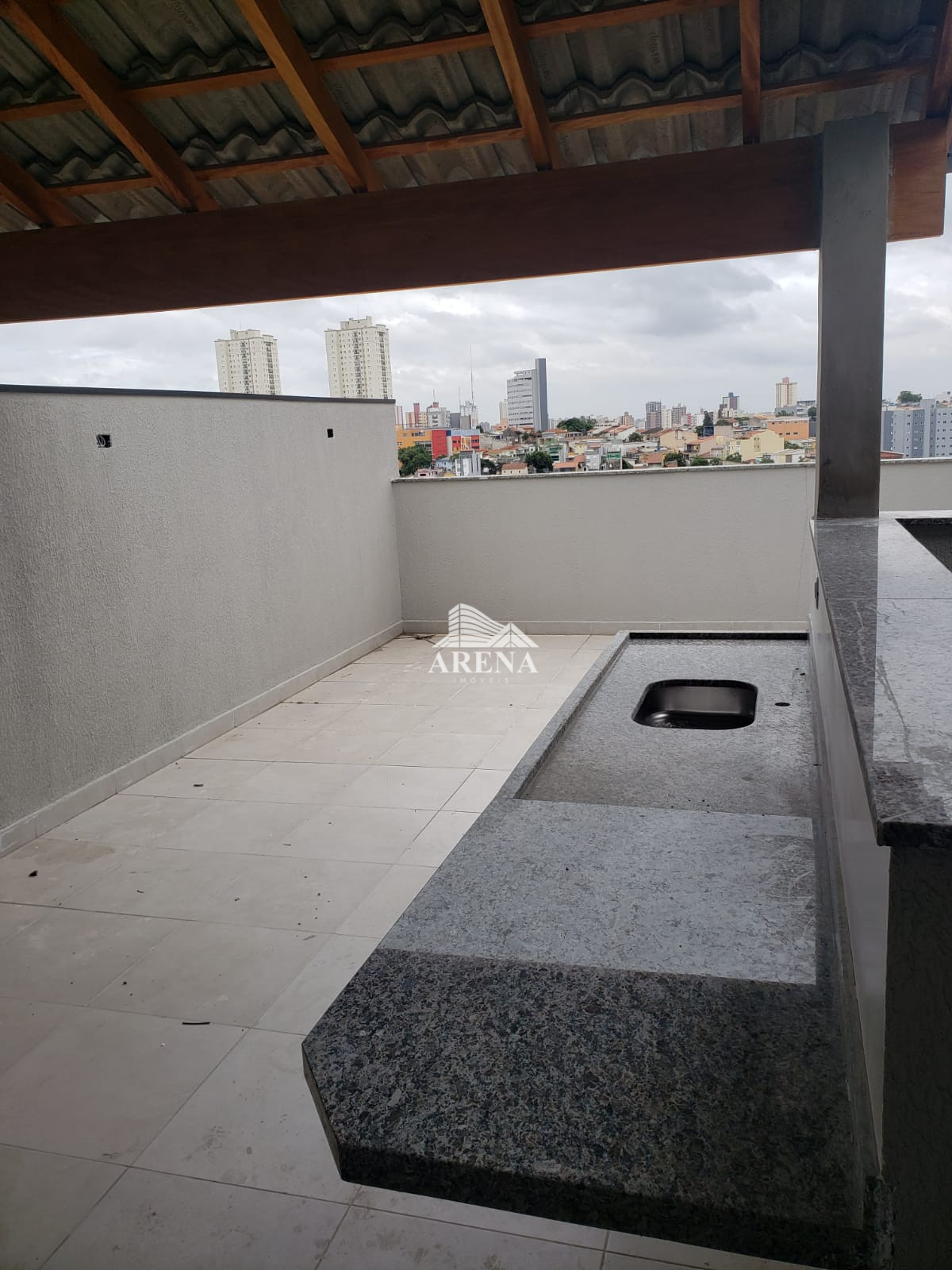 COBERTURA  SEM CONDOMINIO com 2 dormitórios ( 1 suíte)