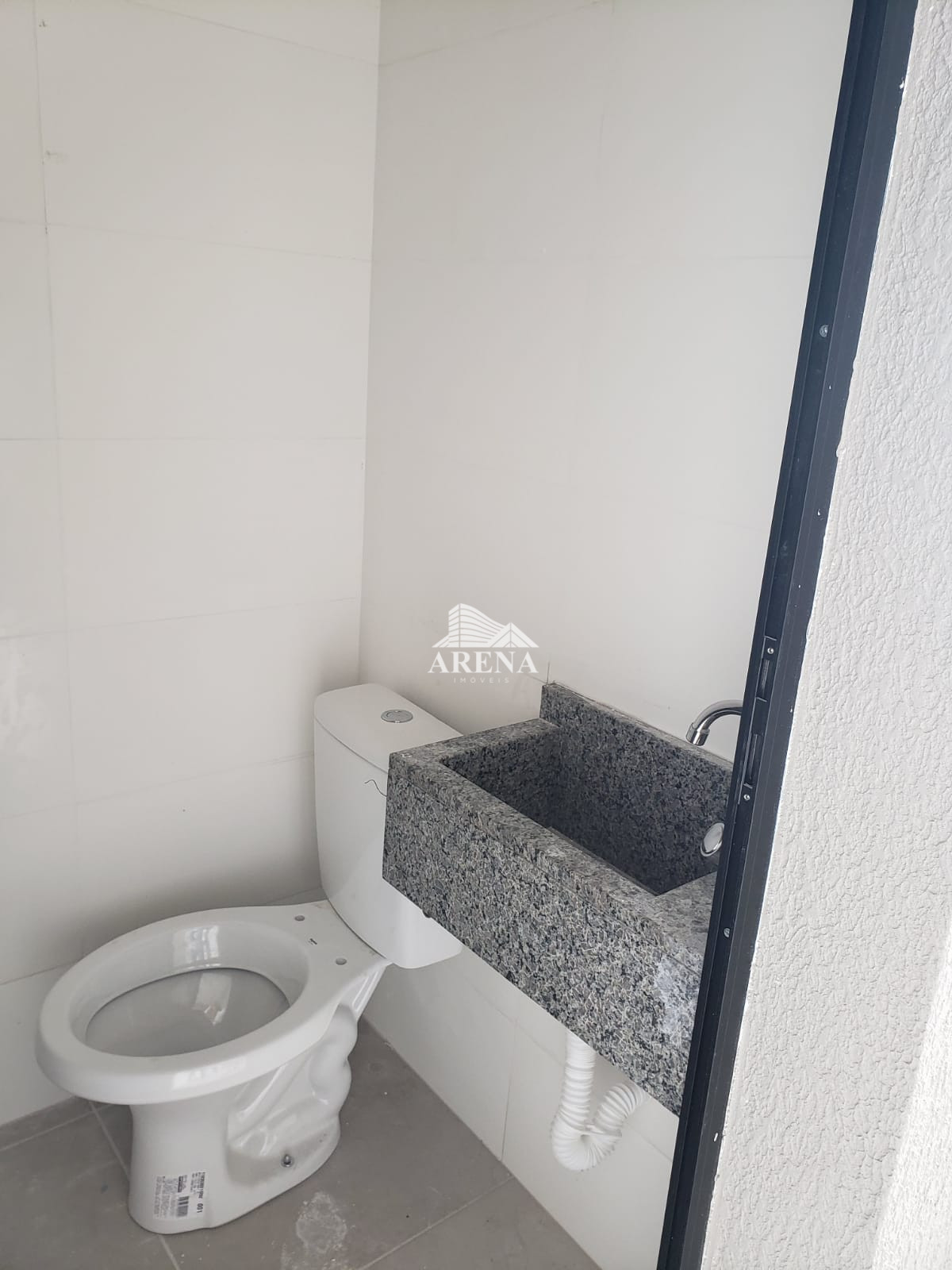 COBERTURA  SEM CONDOMINIO com 2 dormitórios ( 1 suíte)