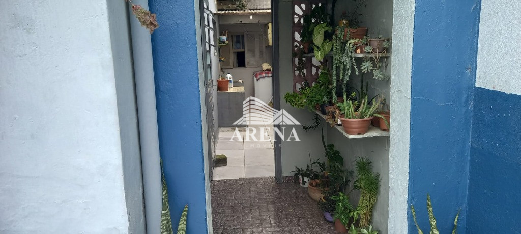 Casa para reforma na Vila Nova Gerty  com 2 dormitórios, sala, cozinha e banheiro + edícula nos fund