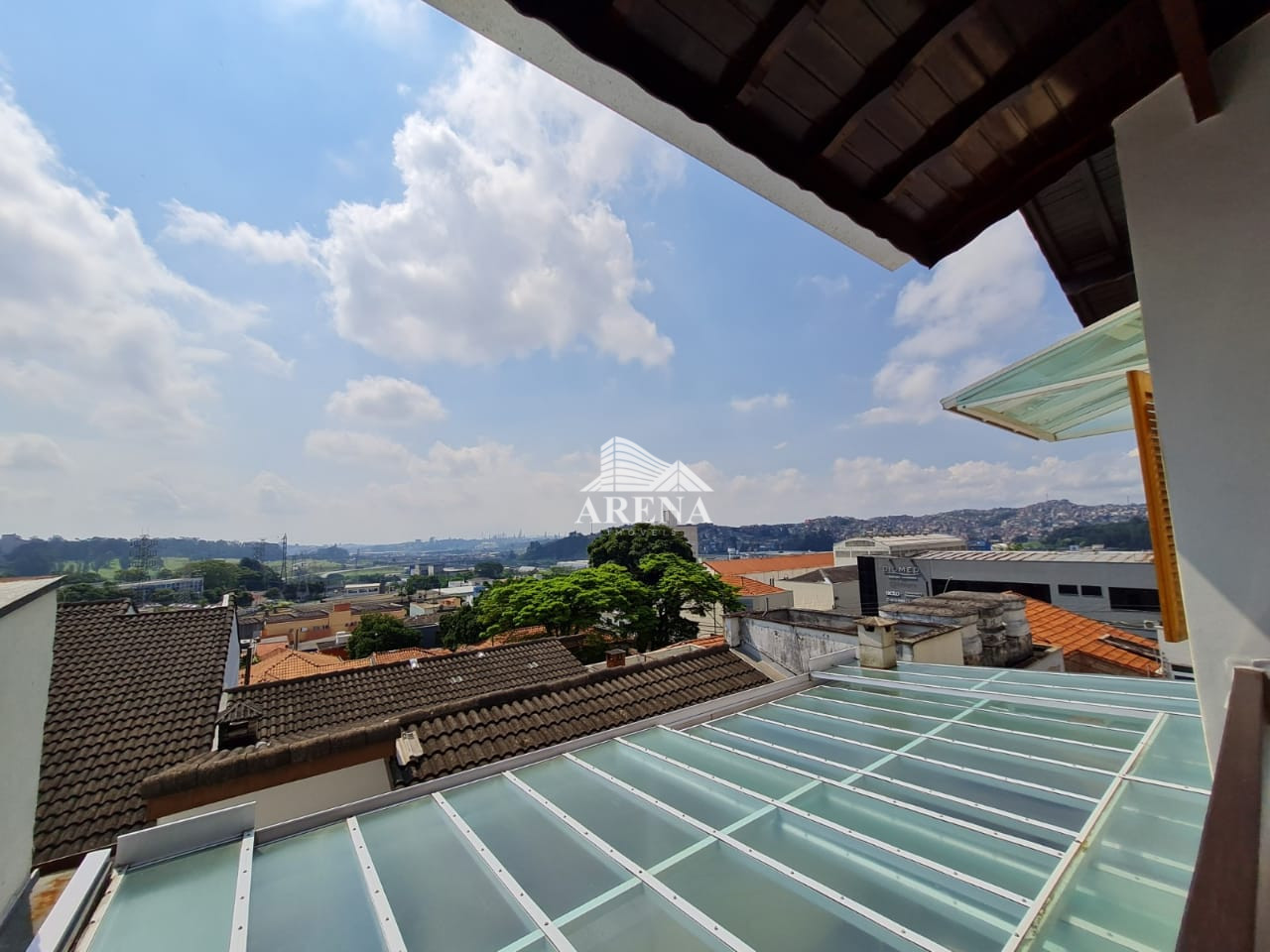 ﻿Sobrado cinematográfico  com 4 dormitórios no Bairro Matriz em Mauá