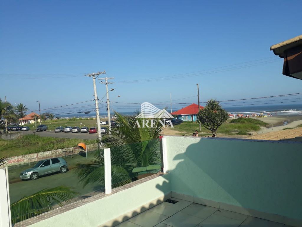 CASA NOVA  EM FRENTE AO MAR.. (TERRENO DE ESQUINA).  COM 4 dormitórios ( 4 suítes), ampla sala e coz