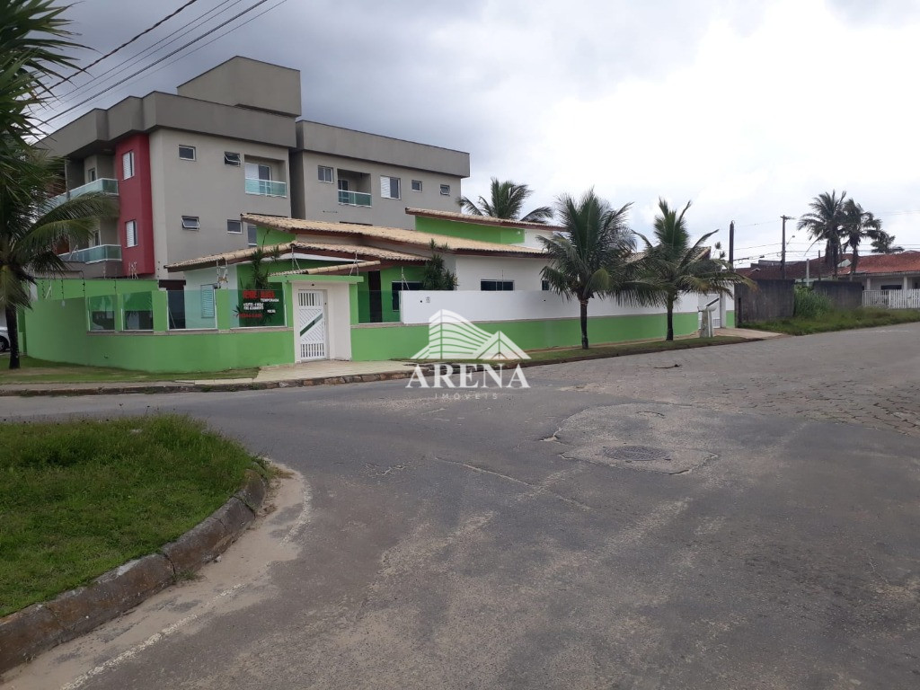 CASA NOVA  EM FRENTE AO MAR.. (TERRENO DE ESQUINA).  COM 4 dormitórios ( 4 suítes), ampla sala e coz