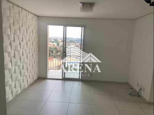 Apto com 3 dormitórios na Vila Alzira. Cond. com piscina