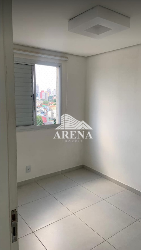 Apto com 3 dormitórios na Vila Alzira. Cond. com piscina