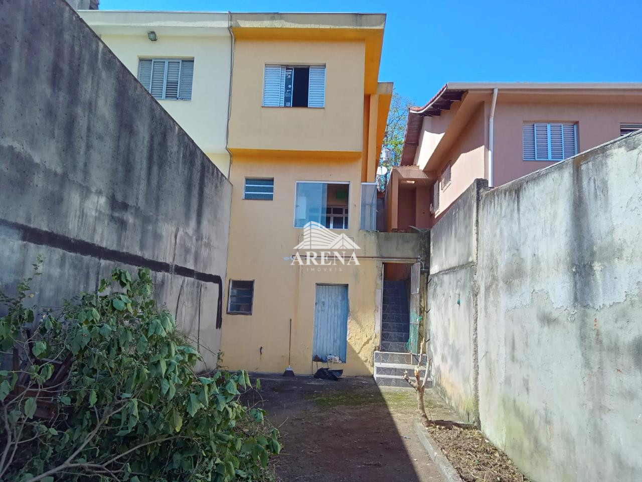 Casa com 3 dormitórios + galpão no Jardim Santo Antônio