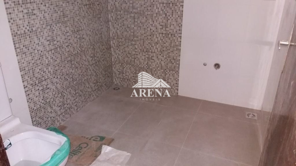 Sobrado 2 dormitórios, sala, cozinha, banheiro,lavabo e varanda. 95 mts² . Próximo Parque Central, S