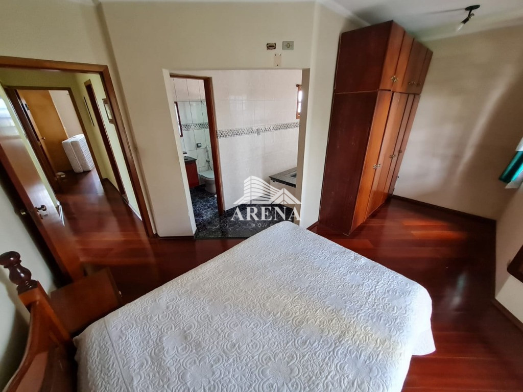 Sobrado cinematográfico  com 4 dormitórios ( 2 suíte: 1 com terraço, closet  e hidromassagem), sala 