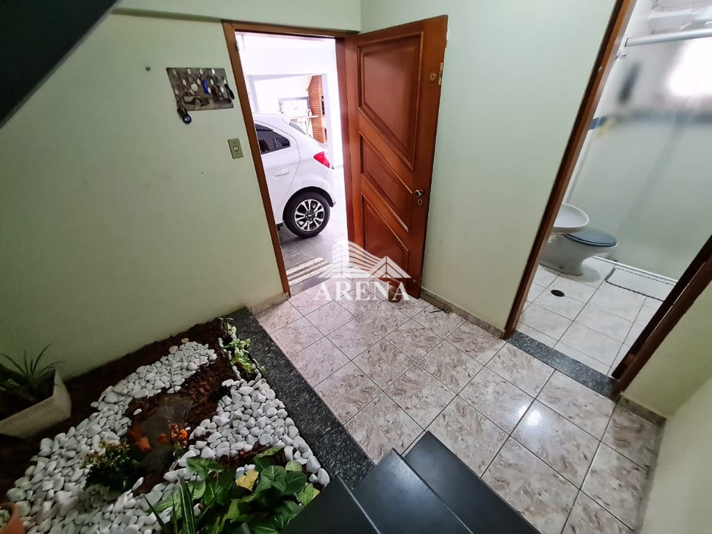 Sobrado cinematográfico  com 4 dormitórios ( 2 suíte: 1 com terraço, closet  e hidromassagem), sala 