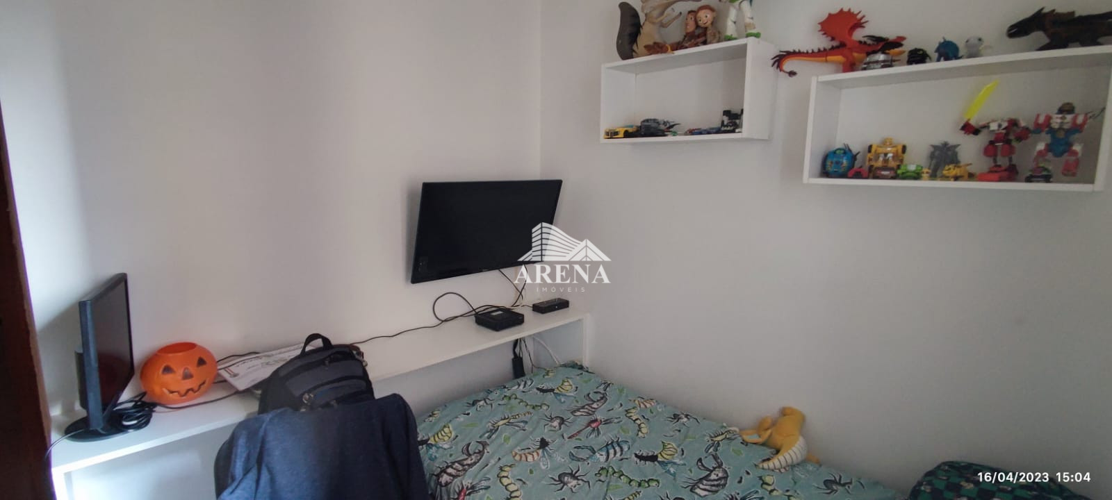 Apartamento na Vila Gilda com 3 dormitórios ( 1 suíte)