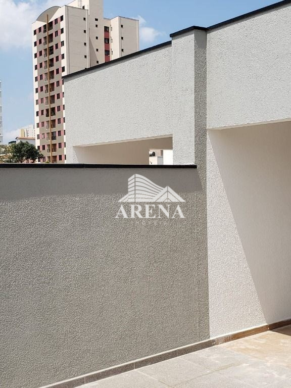 Linda cobertura com 2 dormitórios ( 1 suíte), 2 vagas.  Próxima a Padaria Bella Vitória 