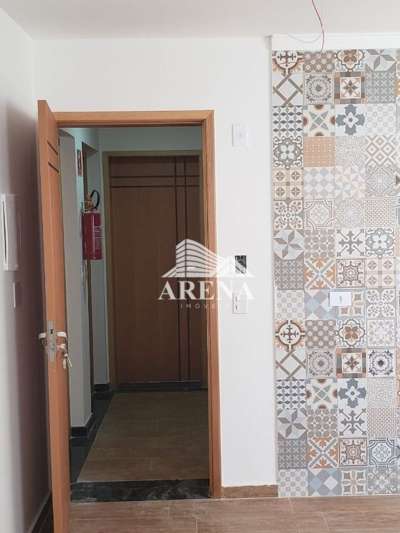 Linda cobertura com 2 dormitórios ( 1 suíte), 2 vagas.  Próxima a Padaria Bella Vitória 