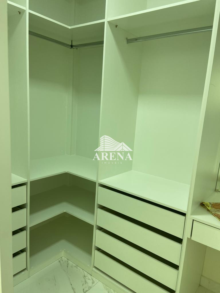 Apto s/c com 3 dormitórios ( 1 suite e 2 closets) no Parque das Nações