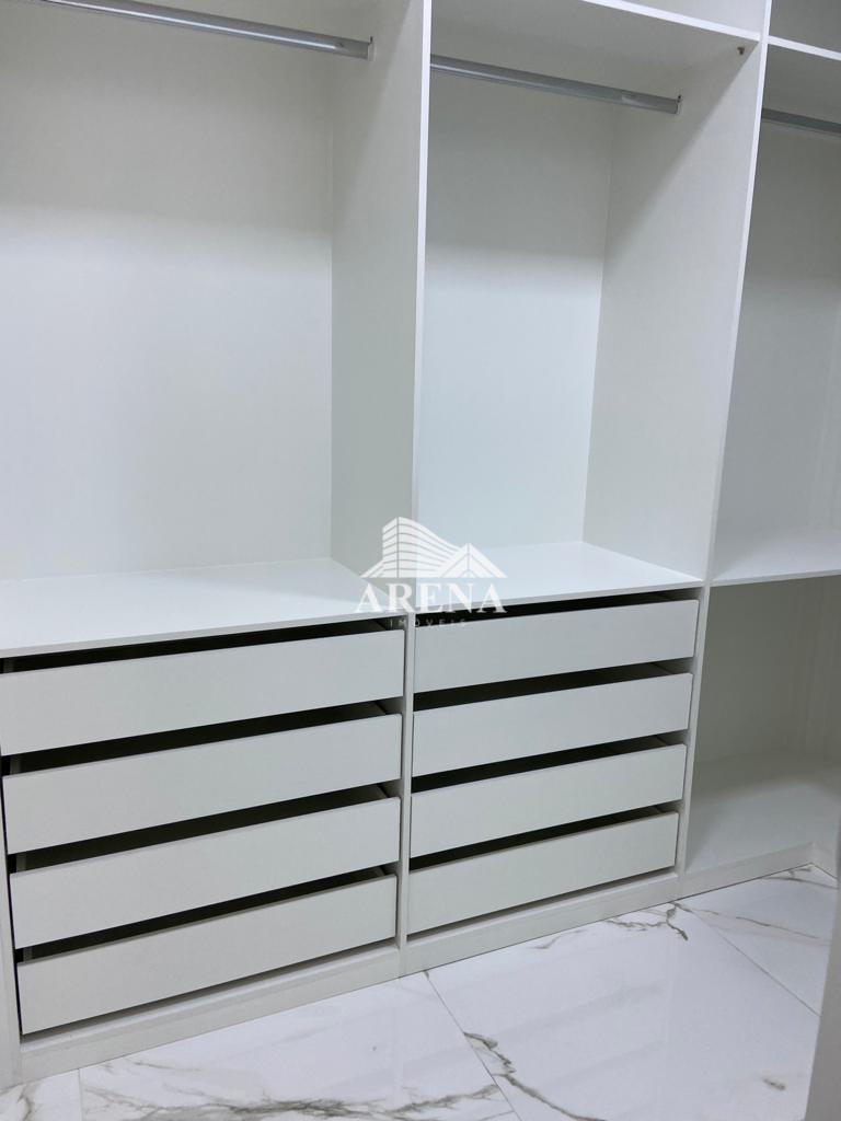 Apto s/c com 3 dormitórios ( 1 suite e 2 closets) no Parque das Nações