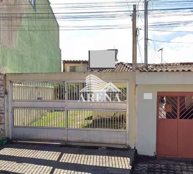 2 casas num terreno de 256 m². A maior com 3 dormitórios;