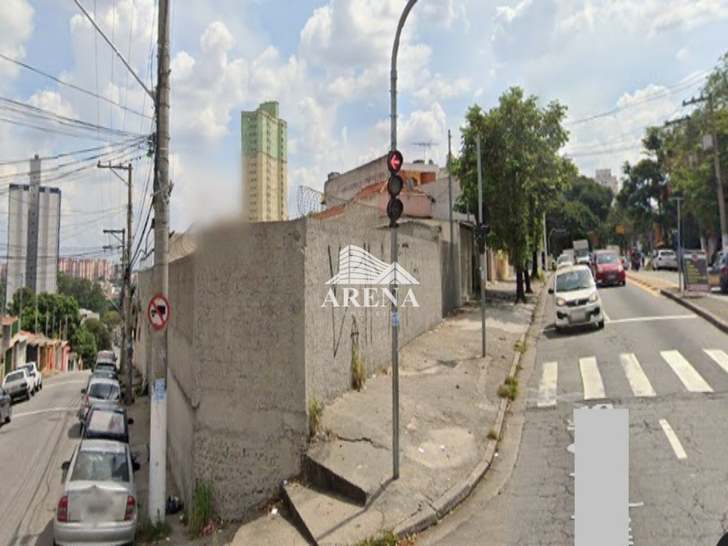 terreno de esquina com 750 m². Proximo a Fundação´ Santo Andre. Proximo ao centro de Santo André, Vi