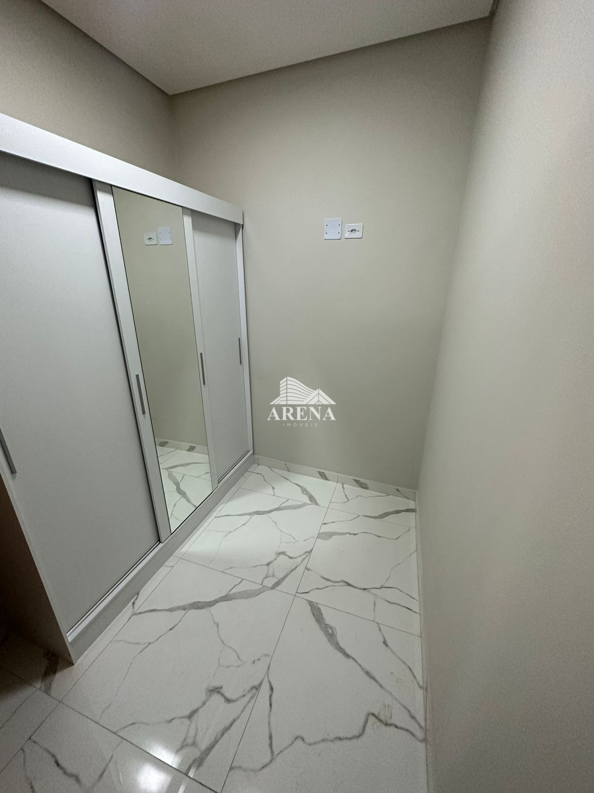 APTO COM QUARTO, SALA E COZINHA INTEGRADA E BANHEIRO POR APENAS  R$ 220.000,00