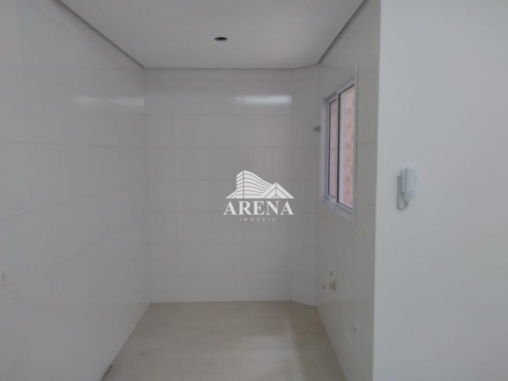 Apto sem condomínio com 2 dormitórios ( 1 suíte) , sala, cozinha, banheiro, lavanderia 1 vaga. Próx