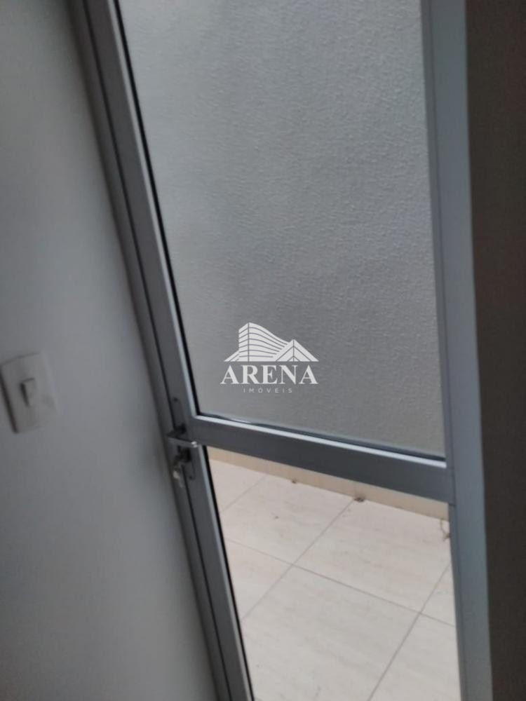 Apto sem condomínio com 2 dormitórios ( 1 suíte) , sala, cozinha, banheiro, lavanderia 1 vaga. Próx