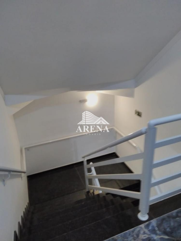 Apto sem condomínio com 2 dormitórios ( 1 suíte) , sala, cozinha, banheiro, lavanderia 1 vaga. Próx