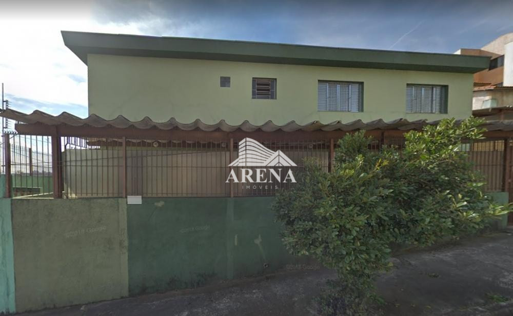 Sobrado de esquina com 3 dormitórios, 2 banheiros, sala, copa, cozinha, 2 lavanderias, 1 pequena edi