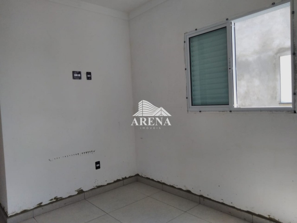 Cobertura ( sem cond.)  com 2 dormitórios, sendo 1 suíte, com terraço/ Elevador/Gás encanado/ Área d