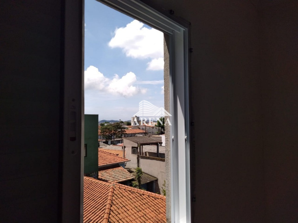 Cobertura ( sem cond.)  com 2 dormitórios, sendo 1 suíte, com terraço/ Elevador/Gás encanado/ Área d