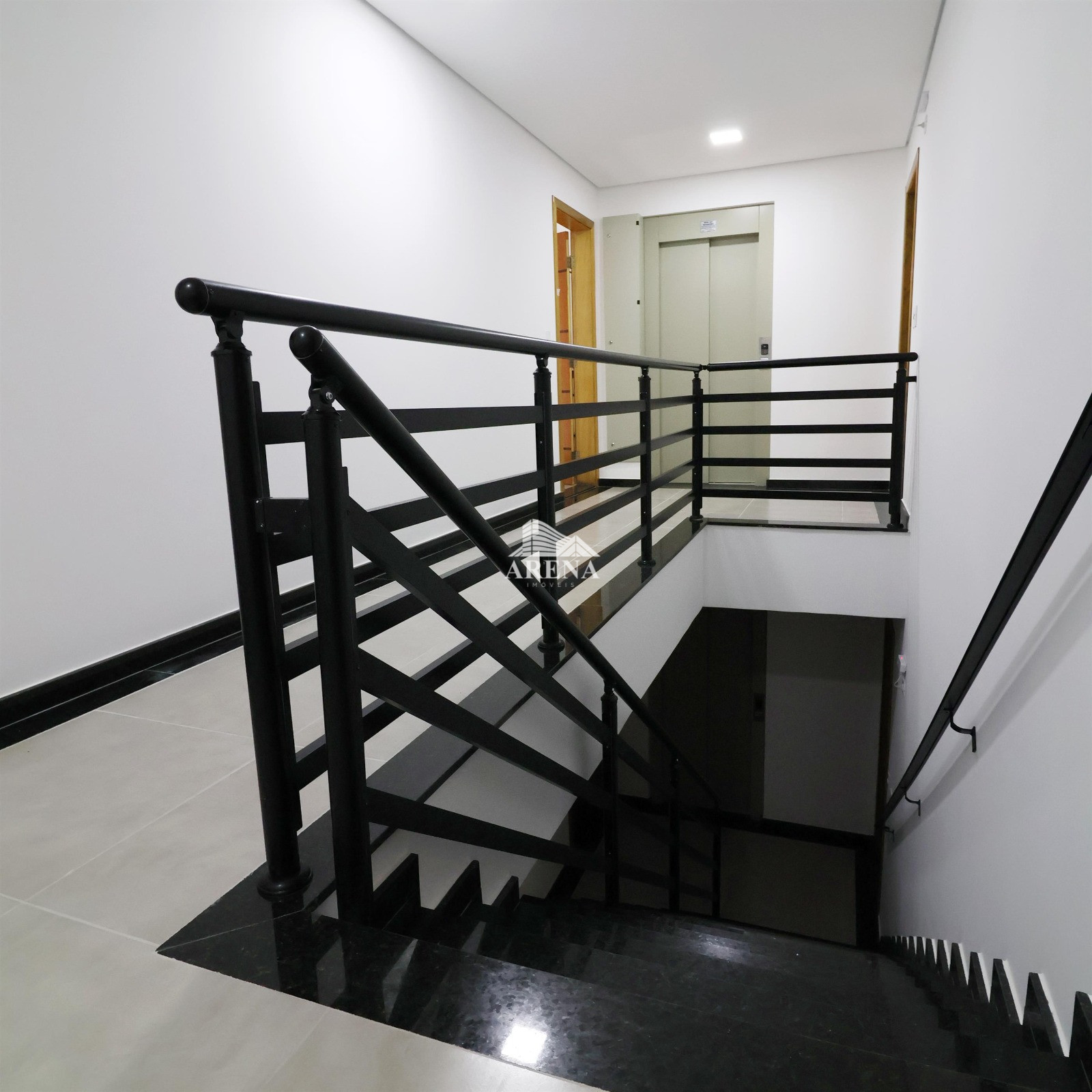 Apto de baixo condomínio no Bairro Campestre
