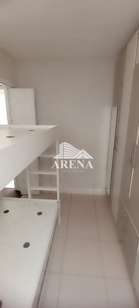 Apartamento com 2 dormitórios, sala, cozinha, lavanderia e 1 vaga de garagem. Condomínio com quadra,