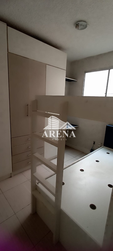 Apartamento com 2 dormitórios, sala, cozinha, lavanderia e 1 vaga de garagem. Condomínio com quadra,