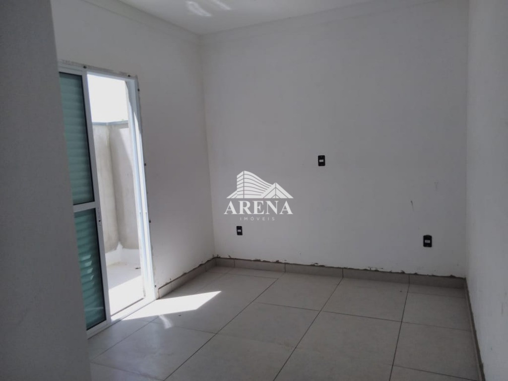 Apto Garden com 2 dormitórios, sendo 1 suíte/ 50 m². +12 m². de quintal / elevador. / 2 vagas de gar