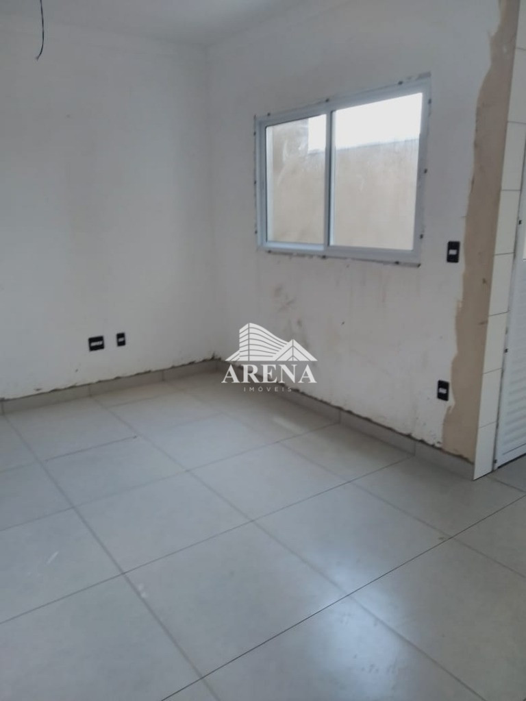 Apto Garden com 2 dormitórios, sendo 1 suíte/ 50 m². +12 m². de quintal / elevador. / 2 vagas de gar