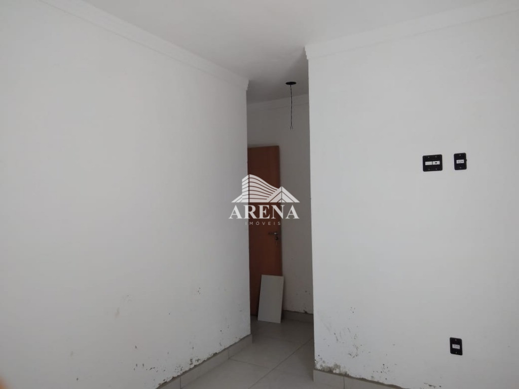 Apto Garden com 2 dormitórios, sendo 1 suíte/ 50 m². +12 m². de quintal / elevador. / 2 vagas de gar