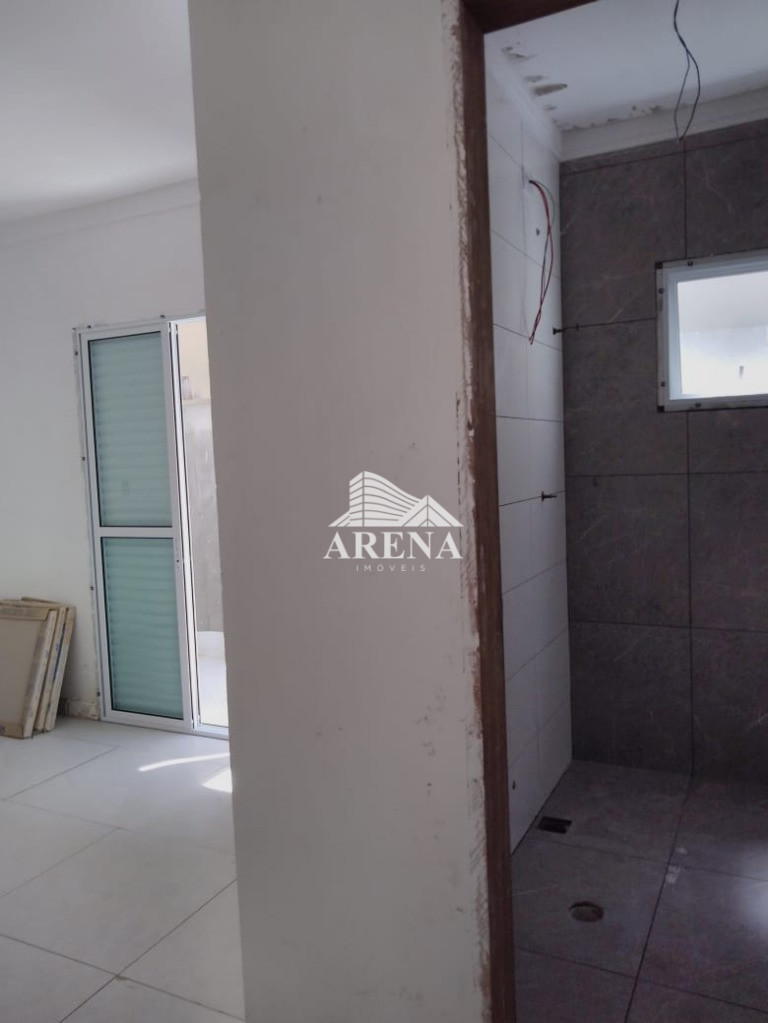 Apto Garden com 2 dormitórios, sendo 1 suíte/ 50 m². +12 m². de quintal / elevador. / 2 vagas de gar