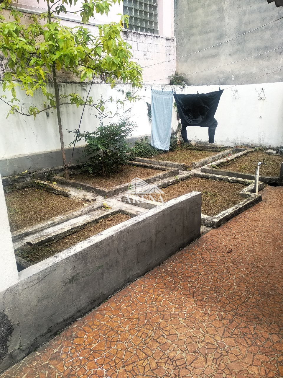 Terreno com imóvel antigo no Jardim Bela Vista