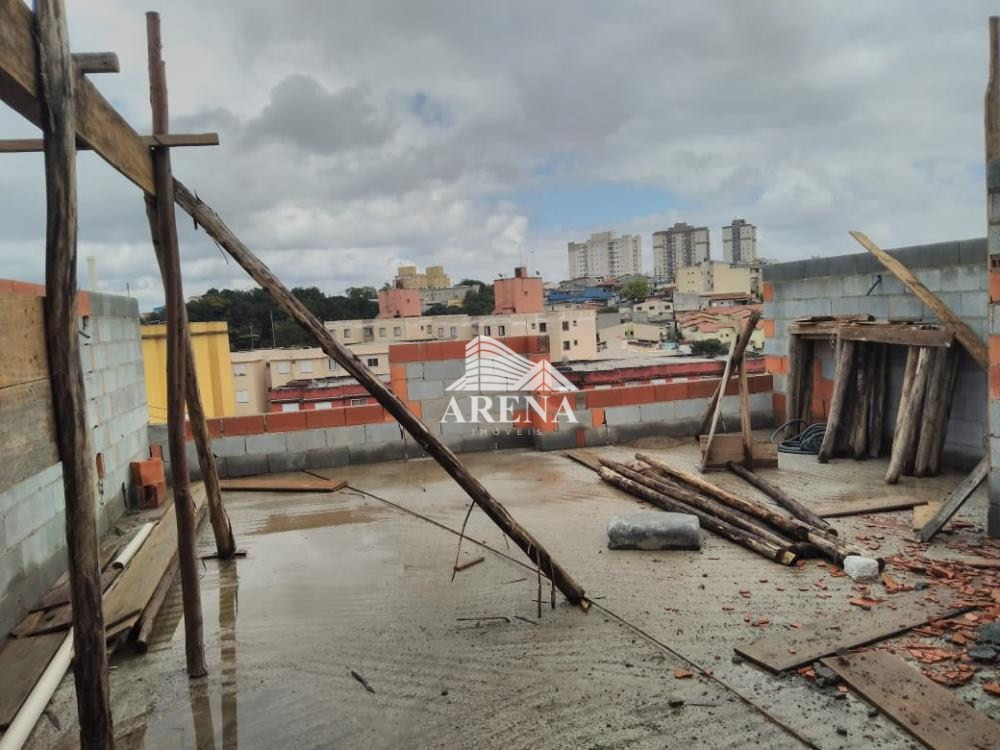 Cobertura com 2 dormitórios, sendo 1 suíte, ampla sala conjugada com cozinha dois ambientes,