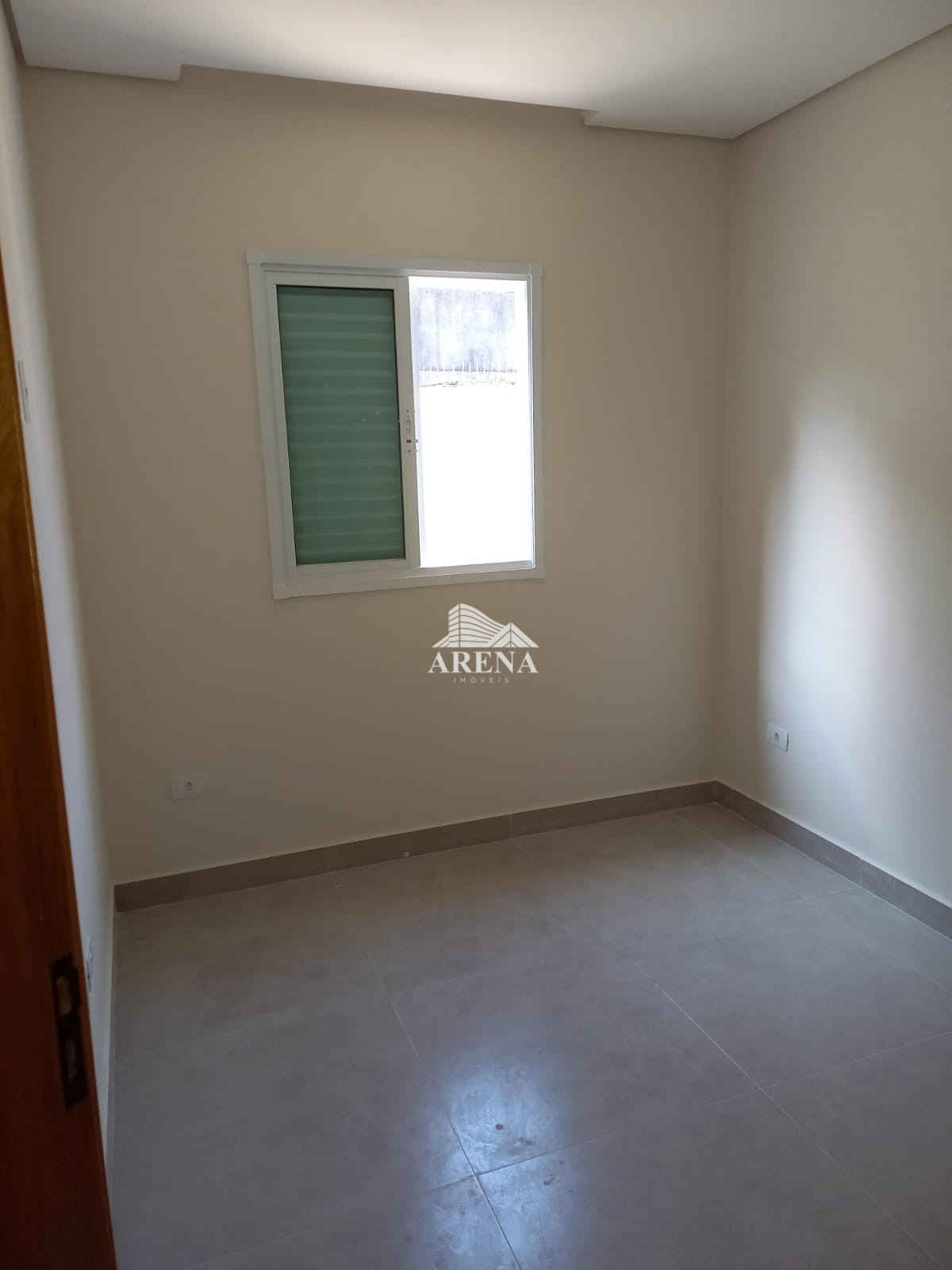 Sobrado triplex com 3 dormitórios