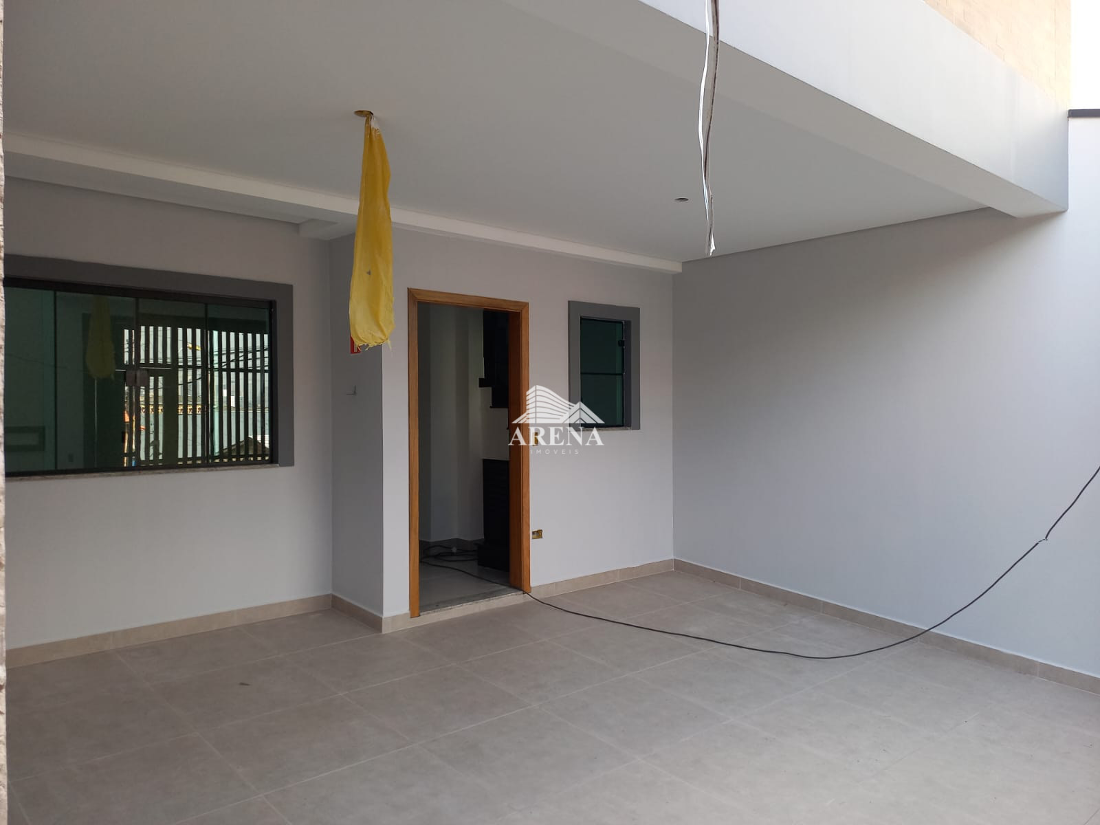 Sobrado triplex com 3 dormitórios