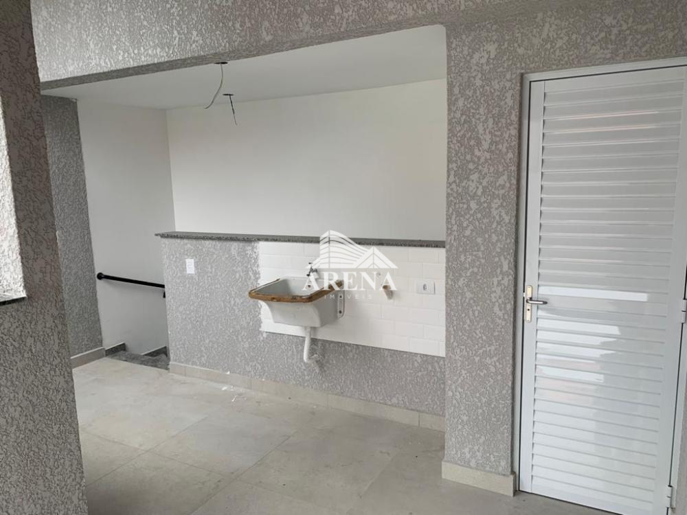 Cobertura sem condomínio com 95 M². 2 dormitórios, sala, cozinha, banheiro, lavanderia. 2 vagas de g