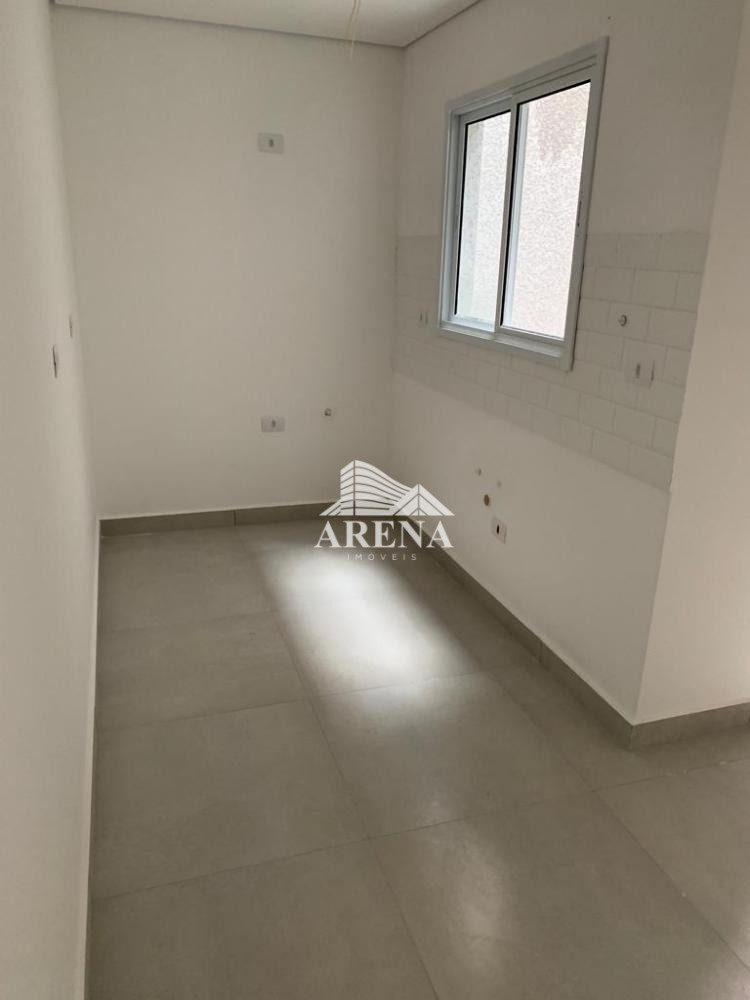 Cobertura sem condomínio com 95 M². 2 dormitórios, sala, cozinha, banheiro, lavanderia. 2 vagas de g